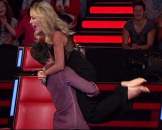 Hadise feet photo thumbnail