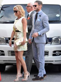 Denise Van Outen feet photo thumbnail