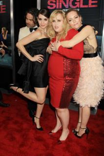 Leslie Mann feet photo thumbnail