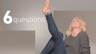 Julianne Hough feet photo thumbnail