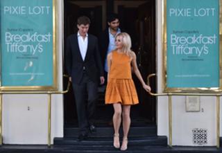 Pixie Lott feet photo thumbnail