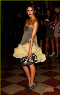 Jessica Alba feet photo thumbnail