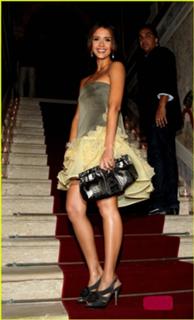 Jessica Alba feet photo thumbnail
