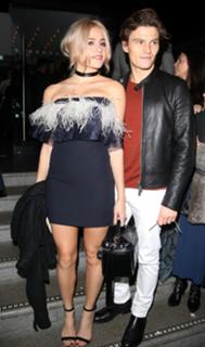 Pixie Lott feet photo thumbnail