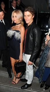 Pixie Lott feet photo thumbnail