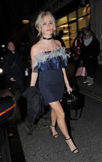 Pixie Lott feet photo thumbnail