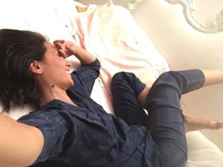 Caterina Balivo feet photo thumbnail