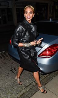 Alesha Dixon feet photo thumbnail