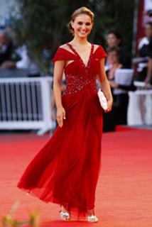 Natalie Portman feet photo thumbnail