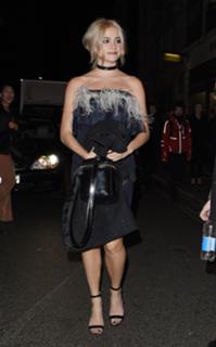 Pixie Lott feet photo thumbnail