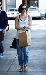 Lily Collins feet photo thumbnail