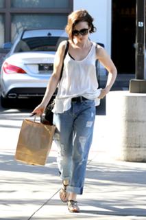 Lily Collins feet photo thumbnail