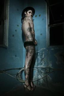 Katherine von Drachenberg feet photo thumbnail