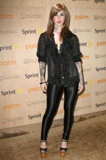 Katherine von Drachenberg feet photo thumbnail