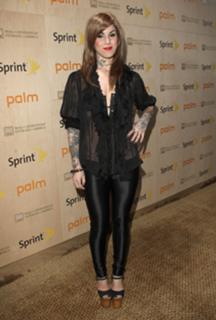 Katherine von Drachenberg feet photo thumbnail