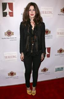 Katherine von Drachenberg feet photo thumbnail