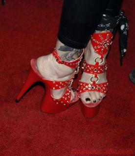 Katherine von Drachenberg feet photo thumbnail