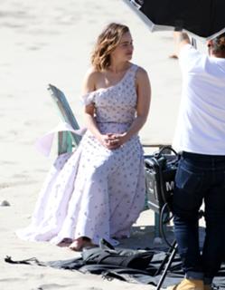 Emilia Clarke feet photo thumbnail