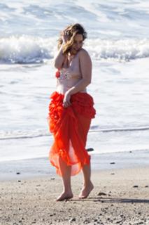 Emilia Clarke feet photo thumbnail
