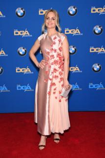 Mena Suvari feet photo thumbnail