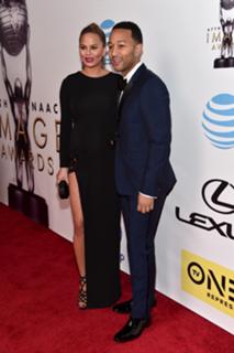 Chrissy Teigen feet photo thumbnail