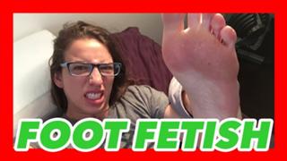 Rachel Ballinger feet photo thumbnail