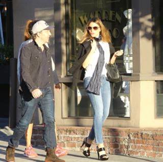 Sofía Vergara feet photo thumbnail