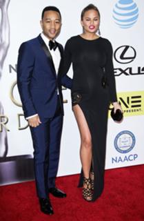 Chrissy Teigen feet photo thumbnail