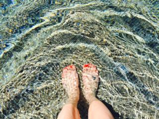 Lea Michele feet photo thumbnail