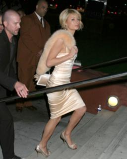 Paris Hilton feet photo thumbnail