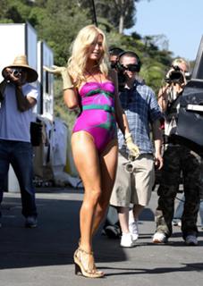 Paris Hilton feet photo thumbnail