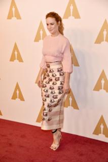 Brie Larson feet photo thumbnail