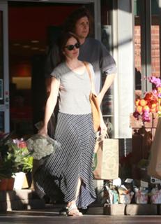 Minka Kelly feet photo thumbnail