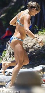 Elsa Pataky feet photo thumbnail
