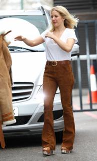 Ellie Goulding feet photo thumbnail