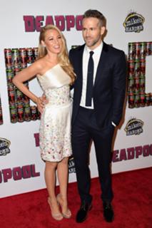 Blake Lively feet photo thumbnail