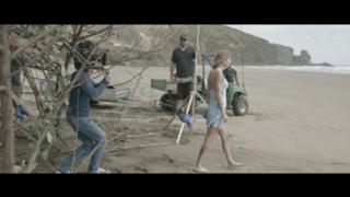 Taylor Swift feet photo thumbnail