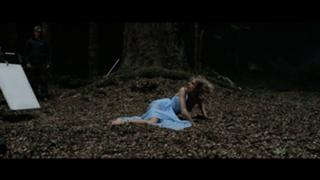 Taylor Swift feet photo thumbnail