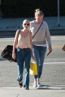 Nicole Richie feet photo thumbnail