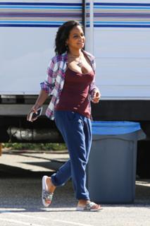 Christina Milian feet photo thumbnail
