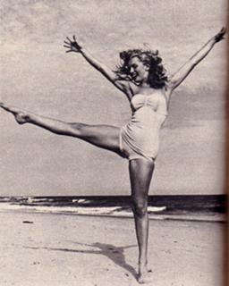 Marilyn Monroe feet photo thumbnail
