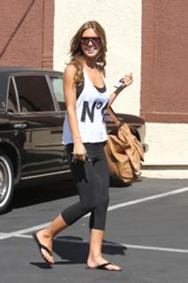 Audrina Patridge feet photo thumbnail
