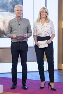 Holly Willoughby feet photo thumbnail