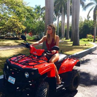 Kimberley Garner feet photo thumbnail