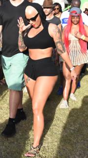Amber Rose feet photo thumbnail
