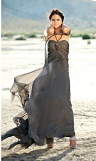 Selena Gomez feet photo thumbnail