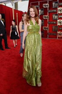 Julianne Moore feet photo thumbnail