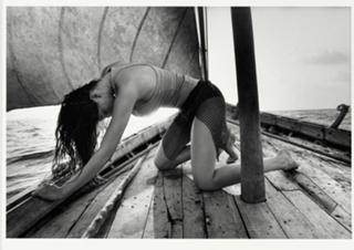 Laetitia Casta feet photo thumbnail