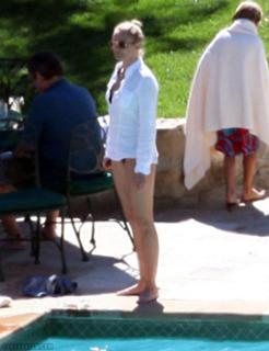 Cameron Diaz feet photo thumbnail