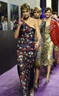 Gigi Hadid feet photo thumbnail